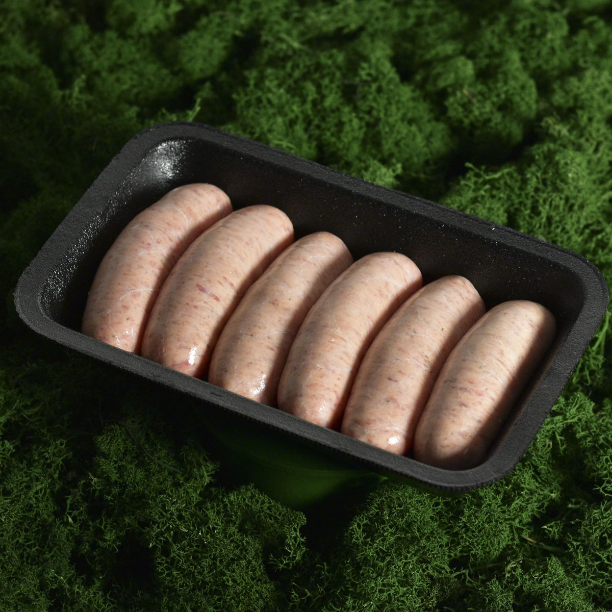 Šviežios kiaulienos dešrelės su žolelėmis